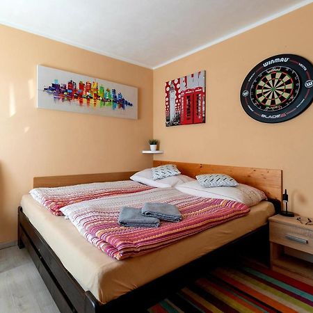 Cozy Room At Metro Station, Private Bathroom, 9Minutes Oldtown, 15Minutes Airport, Wifi Prague Exterior photo